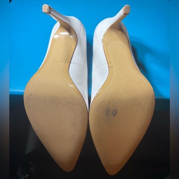 BCBGeneration Hallix Chain Detail Pumps Shoes White & Silver Womens Size 7.5 EPC - Picture 11 of 11